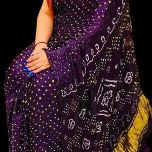 Gaji Silk Bandhani Saree: Zari Waving Kamal Pallu
