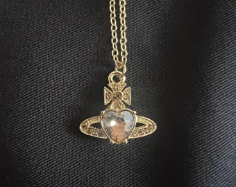 Collier Saturne coeur de style vivienne westwood