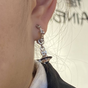 vivienne westwood 3D orb silver earring