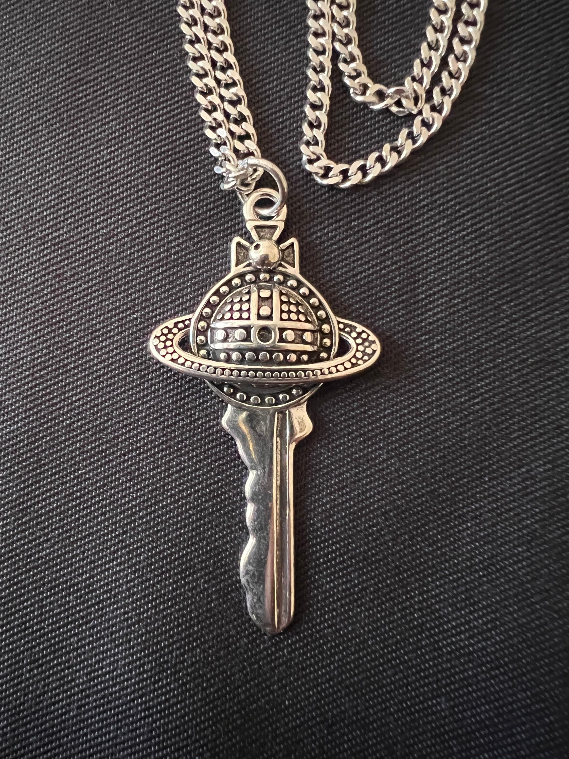 Vivienne Westwood Key ネックレス Black Stones Heavy Material Quality Chain Key Necklace - Etsy