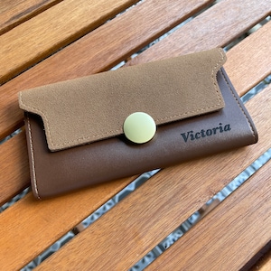 La mejor idea de regalo para el Día de la Madre, Billetera de cuero para mujer, Billetera personalizada, Billetera grabada para ella, Billetera con funda para teléfono, Regalo personalizado,