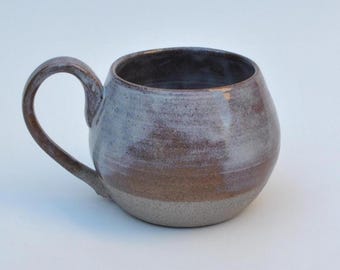 Frostige Hazel Tassen | Skandinavisches Graues Steingut | hand geworfen Becher | handgemachte Tassen | handbemalte Tassen | Küchentassen | 400ml