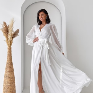 Bridal boudoir robe Bridal robe with train Long bridal robe Silk kimono robe Wedding robe Long satin robe White dressing gown