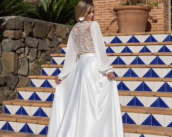 Bride robe for wedding day / Bridal getting ready outfit / White satin robe with train / Wedding lace robe