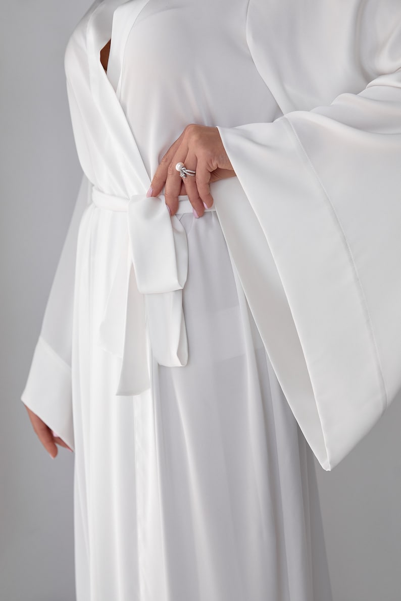Long Bridal Satin Robe, Wedding Day Kimono, Bridesmaid Gift - Etsy