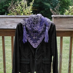 Crochet Triangle Scarf with Tassels, Crochet Triangle Shawl, Crochet Fall Scarf, Crochet Triangle Wrap, Crochet Scarf, Crochet Fall Scarf