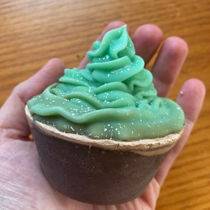 Christmas Tree Soap Cupcake (Vegan)