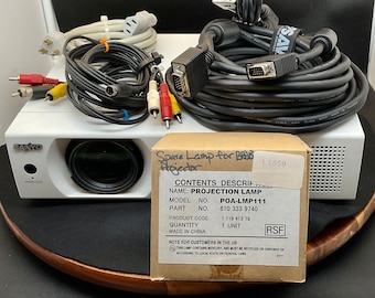 Sanyo PLC-XU115 Projector (USED) 4500 Lumans. Perfect for Analog and Older Computers No HD Connection Portable Comes w/ Brand New Spare Bulb
