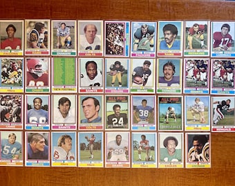 1974 Topps Football Card Lot (35 Cards) Vintage Franco Harris, Youngblood HOF, Set Builders/Upgrade Cards are EX-MT Condition CommonManCards