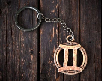 Gemini Zodiac Keychain – Handcrafted Copper & Wire Wrapped