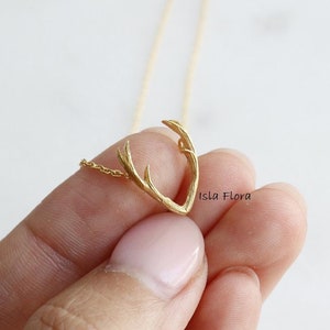 Matte Realistic Deer Antler Pendant Necklace, Gold Plated, Dainty Minimalist Jewelry, bridesmaid Necklace Gift