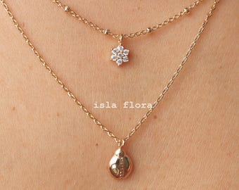Layered Lucky Ladybug Snow Crystal Flower Necklace, Dainty Dangling Pendant, Spring Snowflake, Minimalist Jewelry, bridesmaid Bestie Gift