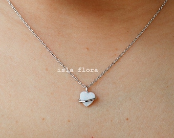 Dainty Opal Saturn Heart Charm Necklace, Ring Heart, Dainty Gold Silver Minimalist Jewelry, bridesmaid, Mothers Day Bestie Girls Gift