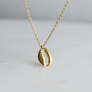 Dainty Cowrie Seashell Necklace, Gold Plated, Silver Realistic, Beach, Sea Lover's Shell Charm, Minimalist Jewelry, bestie, bridesmaid Gift