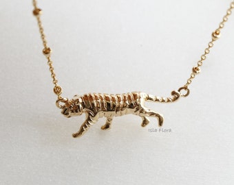 Walking Tiger Necklace, Side Pendant, Satellite chain, Bold Statement Piece, Gold, Silver, Delicate Minimalist Jewelry, bridesmaid Her Gift