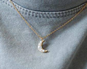 Crescent Moon Charm Necklace, Tiny Faux Pearls, Gold Silver Celestial Pendent, Minimal Cutecore Jewelry, bridesmaid Her Gift
