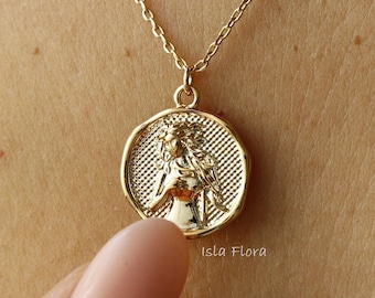 Aphrodite Medallion Pendant Necklace, Birth of Venus Goddess of Love, Emboss Detail, Gold Silver Minimalist Jewelry, Layering Her Gift
