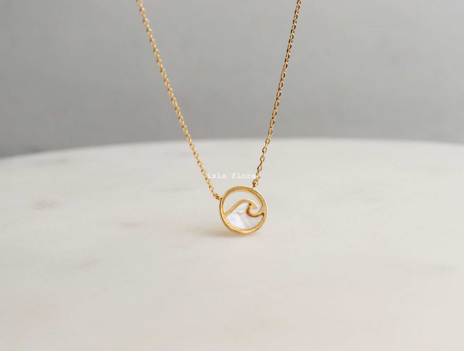 Shell Coin Pendant Mother of Pearl White Shell Wave Coin Pendant Necklace, Dainty Gold ...