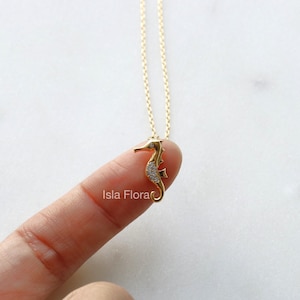 Small Seahorse Pendant Necklace, Tiny Sea horse, Dainty Coastal Minimalist, Best Friend, Boho Jewelry, Ocean Beach, Bridesmaid Her Gift