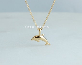 Dainty Simple Dolphin Pendant Necklace, Sensual, Playful Whale Ocean Marine Jewelry, Sea Lover, Minimalist Jewelry, Layering Bestie Gift