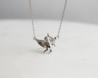 Collier Ailes D'ange Cupidon - Argenté, Fermoir Pompon - Neuf Avec étiquettes