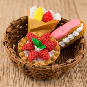 Gebak Taart Set 08 Gum Rubber Briefpapier Iwako Japan "apart opties" gerolde cake swiss roll eclair matcha