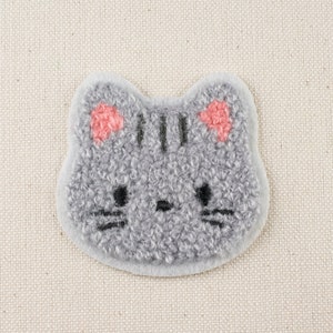 Fluffy Cat Iron on Patch Embroidery Decorative applique DIY Embroidered Badge Japan Kitty Animal for bag jacket