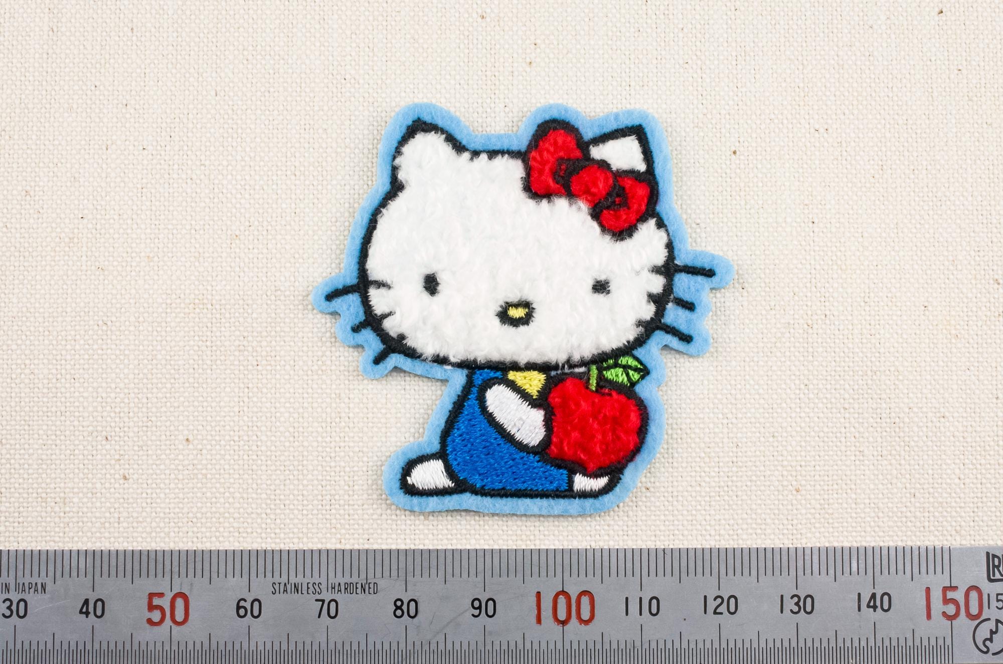 キティ　アップリケ　ワッペン　レトロ　ヴィンテージ　刺繍　まとめ ハローキティ50周年記念ワッペン：刺繍入りアイロン接着アップリケ