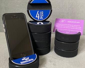 Aangepaste hockeypuck-telefoonstandaard tabletstandaard visitekaartjestandaard skatestandaard