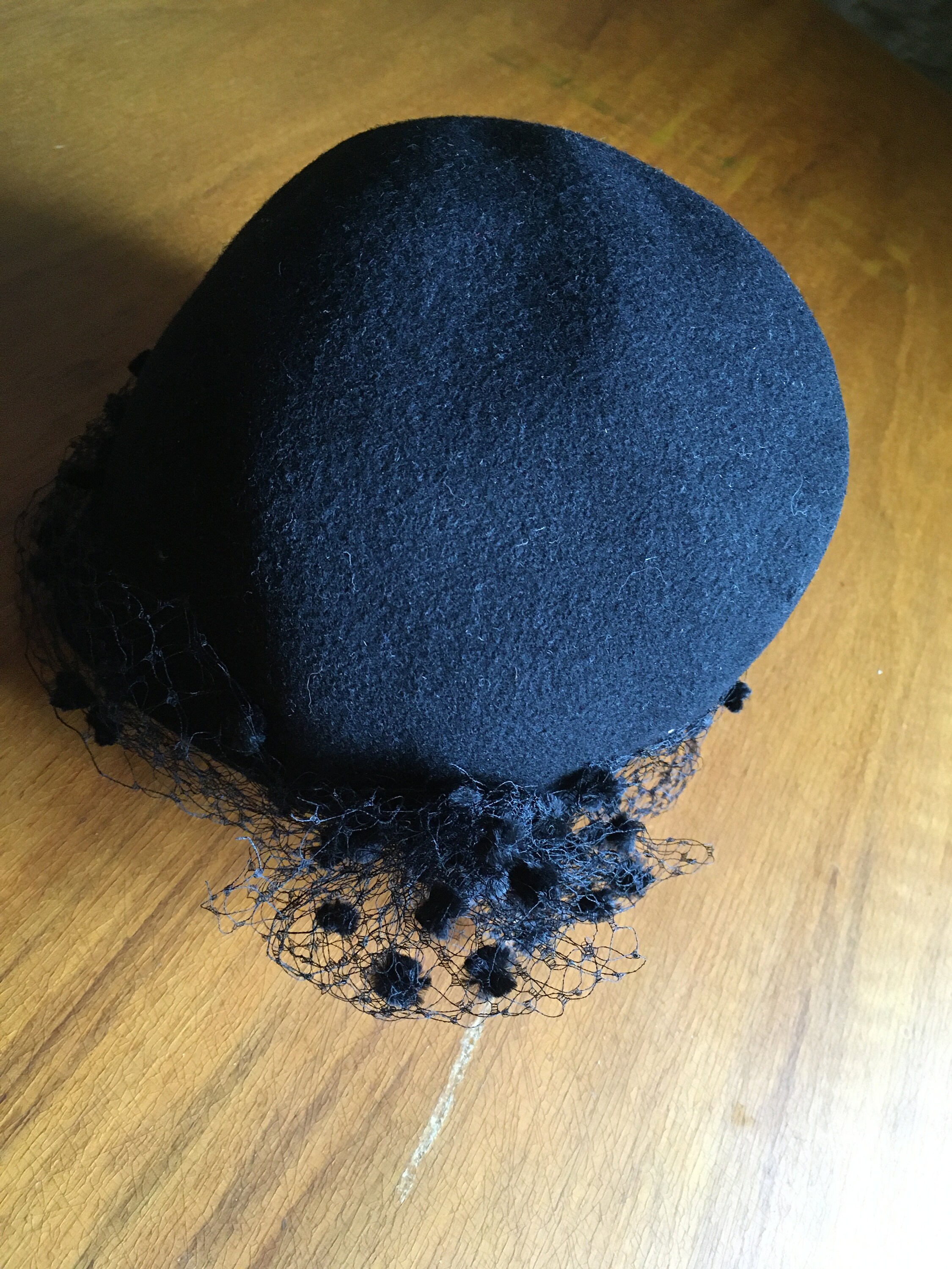 Vintage Petite Netted Hat - Chapeau Cloche Vintage - Black Cloche Hat with Delicate Netting