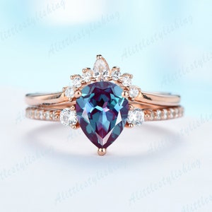 Pear Alexandrite Wedding Ring Set, Rose Gold Alexandrite Engagement Ring, Art deco curve wedding band, moissanite crown bridal set
