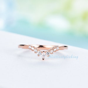 Unique Curved Wedding Band Moissanite Curved Matching Band Stacking Ring 14K Rose Gold Dainty Crown Wedding Ring Art Deco Anniversary Ring