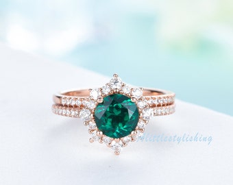 Emerald Engagement Ring Vintage Emerald Wedding Ring Set Unique Antique Flower Halo Ring Dainty Half Eternity Wedding Band Gold Bridal Set
