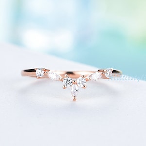Rose Gold Geschwungener Hochzeit Band Frauen Moissanite Hochzeitsband Vintage Marquise Schliff Diamant Stacking Matching Band Einzigartiges Brautgeschenk für sie