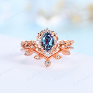 Antique Alexandrite Wedding Ring Set Vintage Flower Engagement Ring Art Deco Promise Rings for Women Leaf Bridal Set Unique Wedding Band