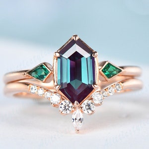 Art Deco Hexagon Cut Alexandrite Engagement Ring Rose Gold Ring Kite Cut Green Emerald Ring Promise Ring Anniversary Gift Wedding Ring Set
