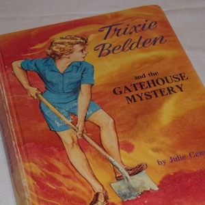 Trixie Belden Deluxe Cover #3 - The Gatehouse Mystery