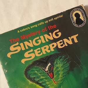 Alfred Hitchcock and the Three Investigators #17 (Silhouette Cover) - The Mystery of the Singing Serpent