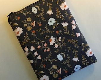 Kindle Tablet Book Journal Sleeve with Zipper - Black Romantic Floral