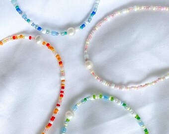 Collares de perlas con cuentas de flores / Joyería de cuentas de semillas temáticas de temporada Collar de capas de verano de perlas de agua dulce