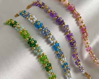 Daisy Flower Beaded Bracelets | Handmade Seed Bead Jewellery in Green, Blue, Purple & Pink | Friendship Bracelet | Bridgerton Aesthetic Gift