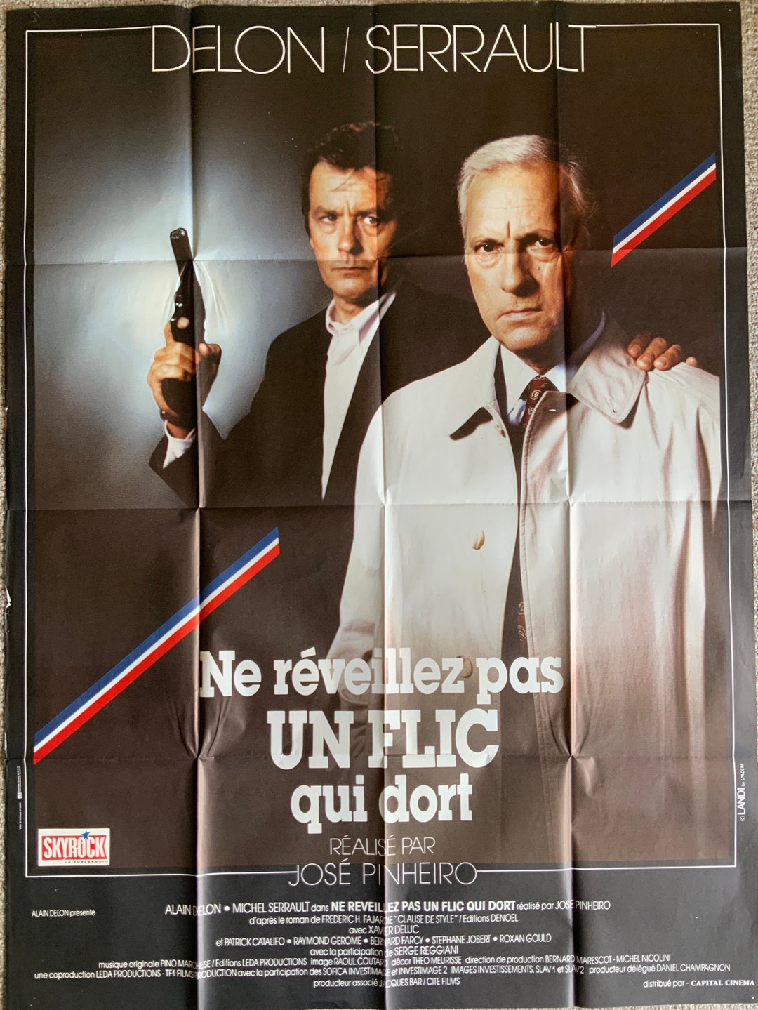 Ne Reveillez Pas Un Flic Qui Dort Original 1988 French Poster 63x47 Etsy