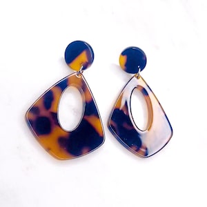 Tortoise Shell Geometric Diamond Shaped Dangle Resin Earrings