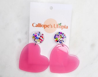 Pendientes colgantes de resina de lucita con purpurina en forma de corazón