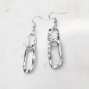 Silver Oval Link Hammered Metal Dangle Drop Earrings