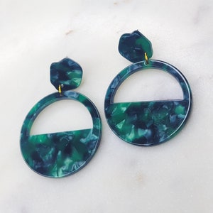 Jade Green Resin Dangle Circle Earrings
