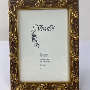 VTG Vivaldi by Horads Gold Gilt 5x7 Ornate Wood Table Top Frame Leaf Canada