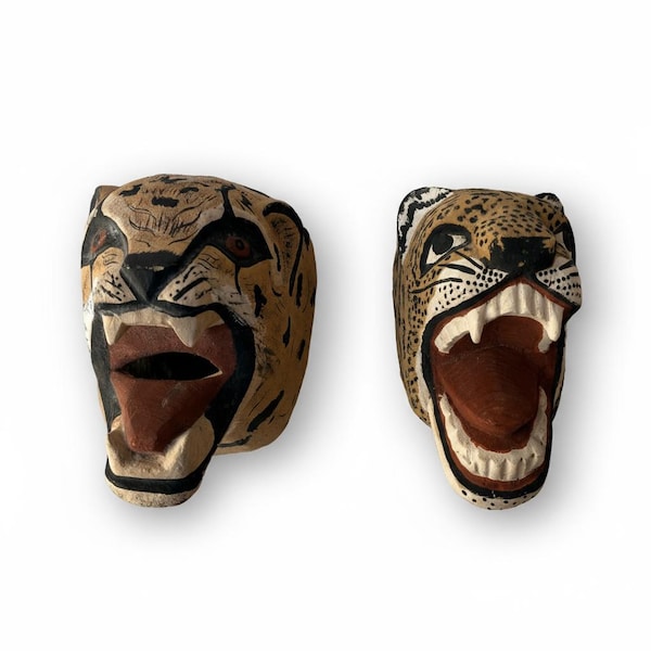 Máscaras de jaguar antiguas talladas a mano / Arte popular centroamericano / Par