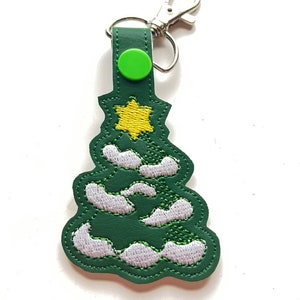 En el llavero del árbol de Navidad del aro - Diseños de bordados a máquina