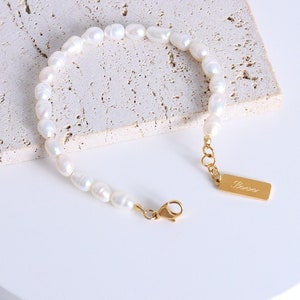 Pearl Bracelet · Pearl Choker Necklace, Women Freshwater Wrist White Bracelet Mother of Pearl Chain Gold Chain Jewelry Set Best Gift For Her
